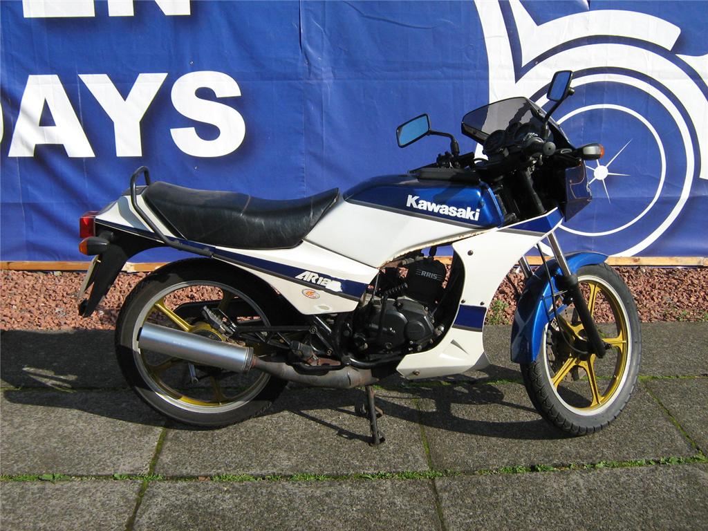 http://motorbike-search-engine.co.uk/classic_bikes/Kawasaki-ar125.jpg